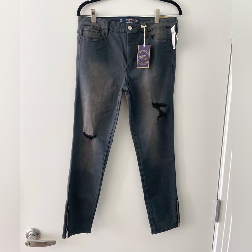 Hollister Ultra High Rise Jean